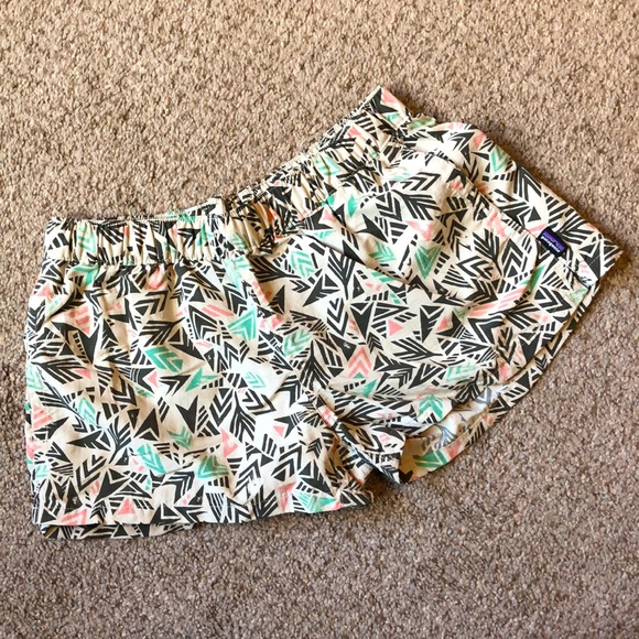 Patagonia Women's Barely Baggies™ Shorts - 2½" - Size Small - Picture 1 of 6